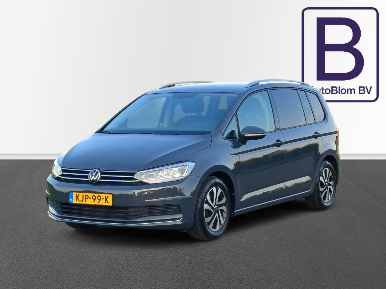 Volkswagen Touran - 1.5 TSI Highline ACTIVE 7-Pers. /Navi/LED/Trekh./Camera/Carplay/Cruise/Clima v+a/ - AutoWereld.nl