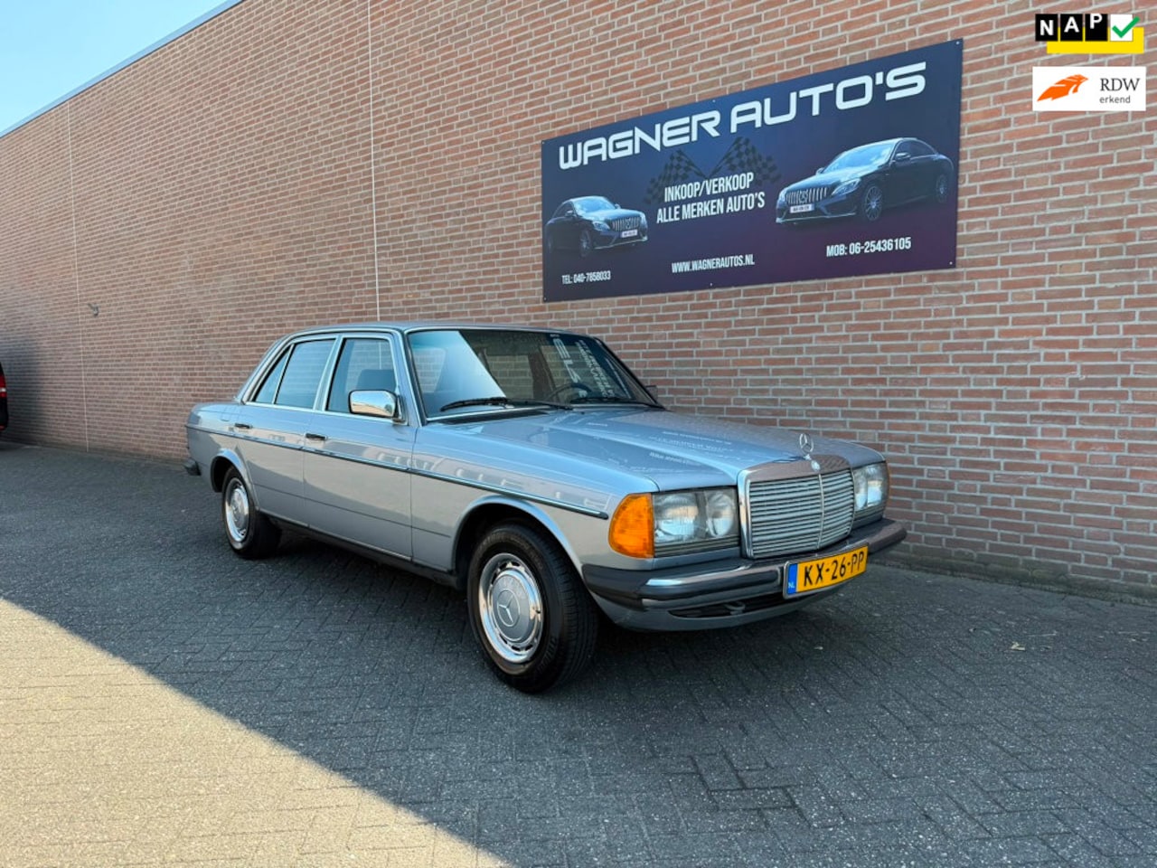 Mercedes-Benz 200-500 (W124) - 230 E Mercedes-Benz 230 E W123 | 1e Eigenaar | Slechts 53.000 km | Origineel Nederlands - AutoWereld.nl