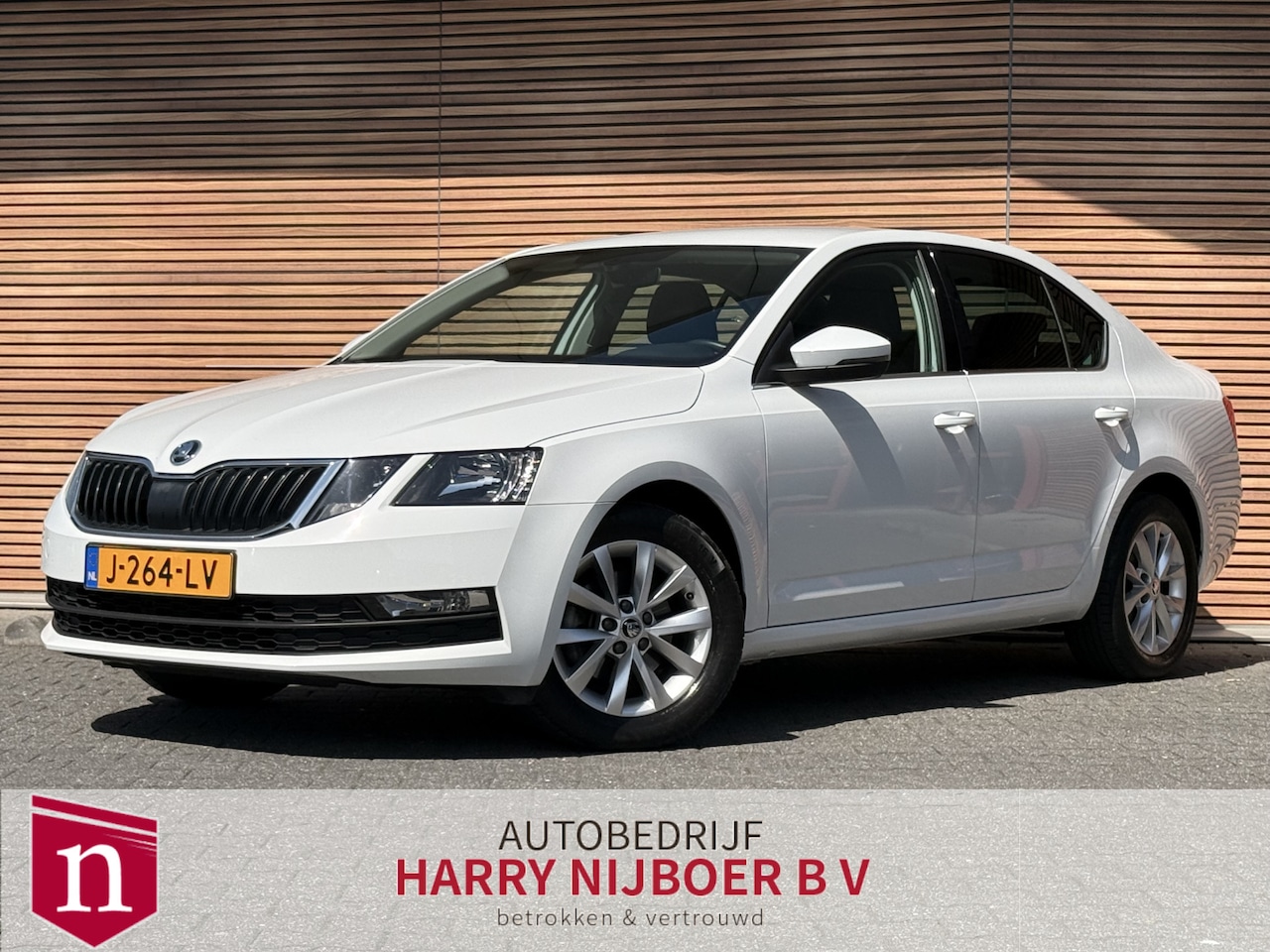 Skoda Octavia - 1.0 TSI Greentech Business Edition Navi / Carplay / Clima / Lm Velgen - AutoWereld.nl