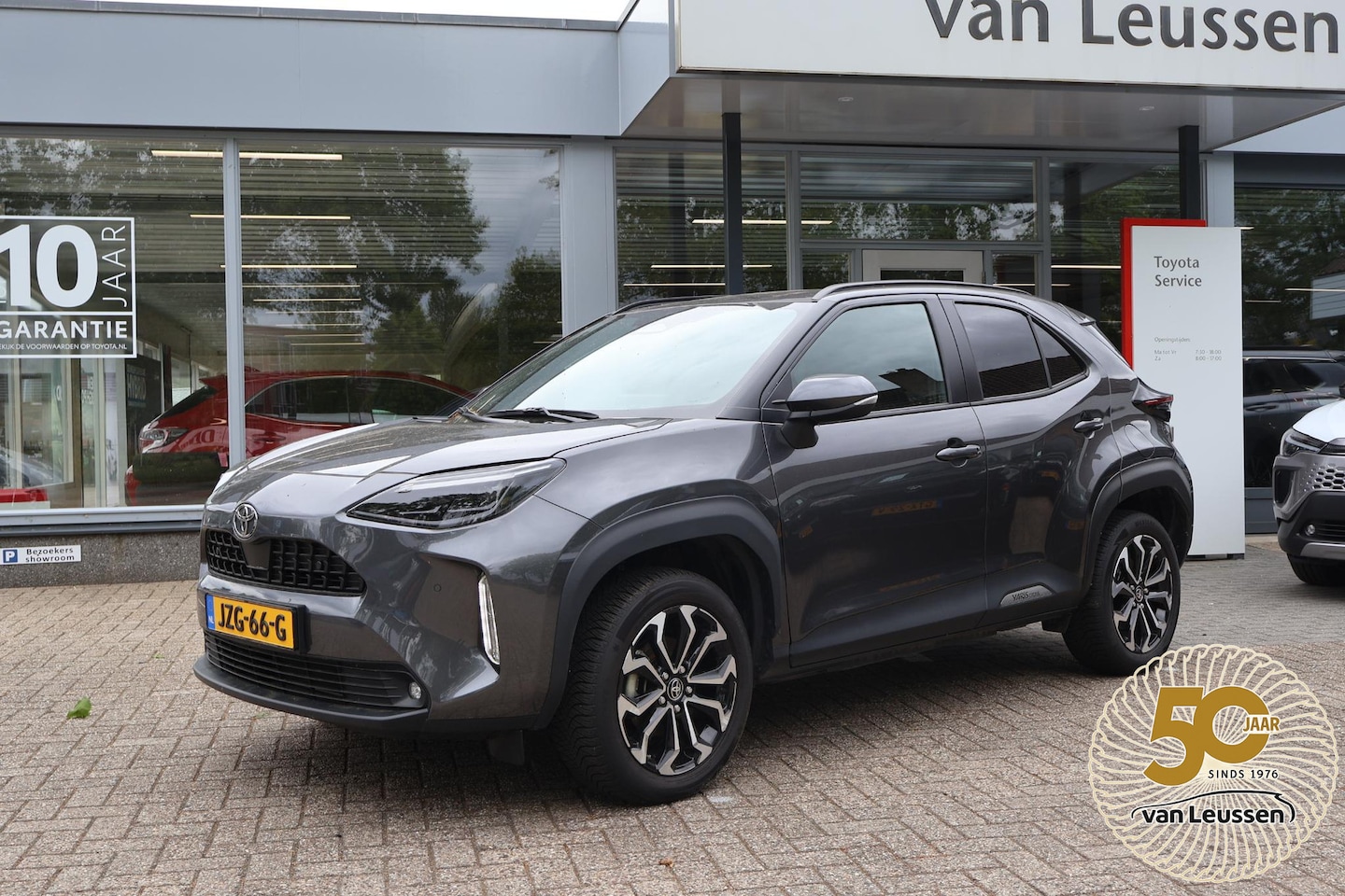 Toyota Yaris Cross - 1.5 HYBRID 115 FIRST EDITION STUUR/STOEL&WISSERVERW. PARK.SENSOREN V+A APPLE/ANDROID CLIMA - AutoWereld.nl