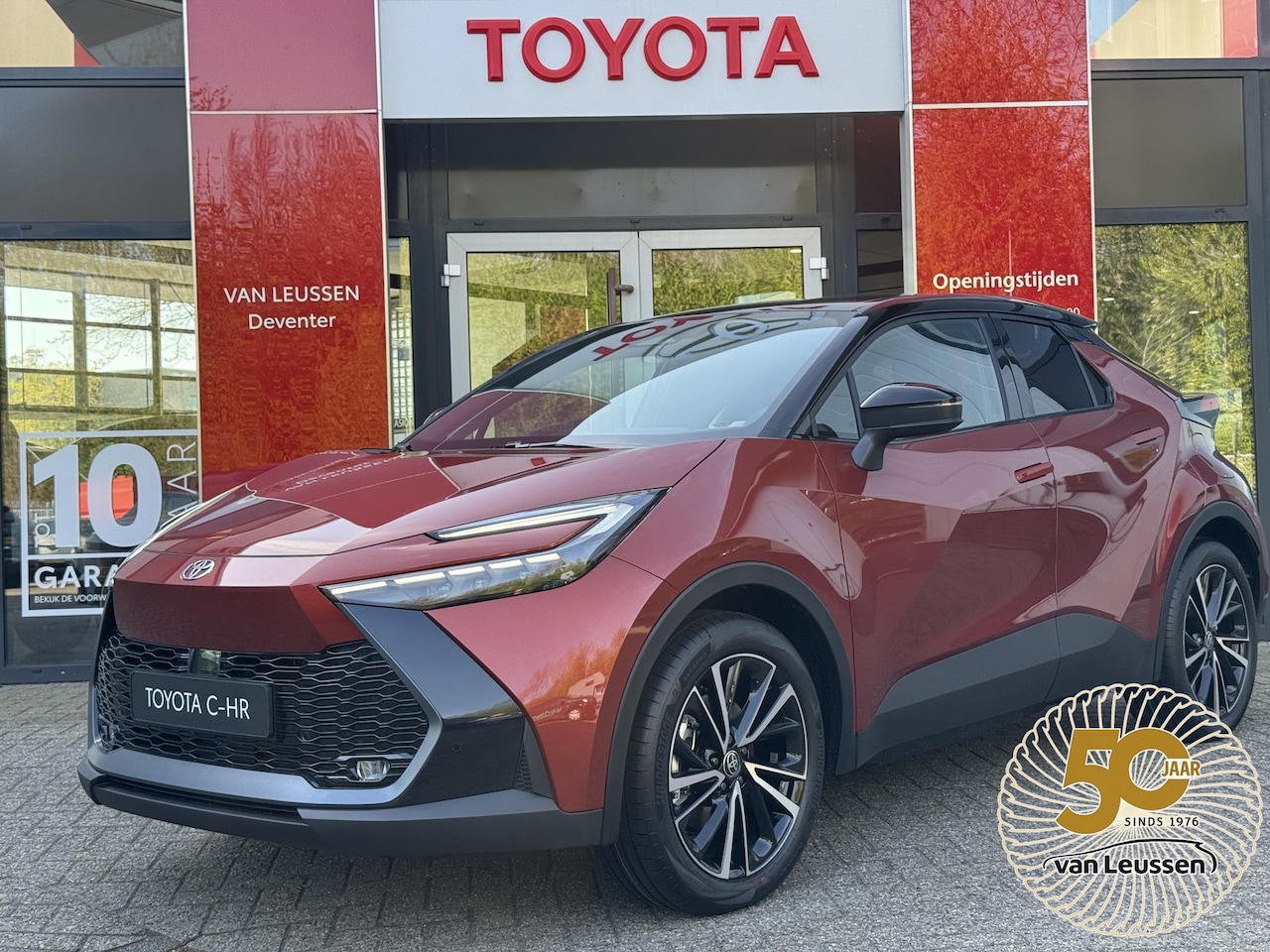 Toyota C-HR - 2.0 Plug-in Hybrid 220 Executive NIEUW UIT VOORRAAD LEVERBAAR!! - AutoWereld.nl