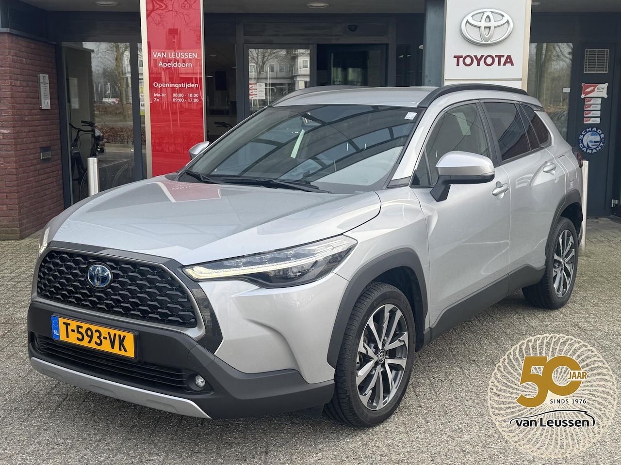 Toyota Corolla Cross - Hybrid 140 DYNAMIC NL-AUTO KEYLESS 18'' LM-VELGEN PRIVACY GLASS APPLE/ANDROID CAMERA NAVI - AutoWereld.nl
