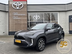 Toyota Yaris Cross - HYBRID 115 FIRST EDITION APPLE/ANDROID NAVI CLIMA AD-CRUISE 17” LM-VELGEN KEYLESS LED NL-A