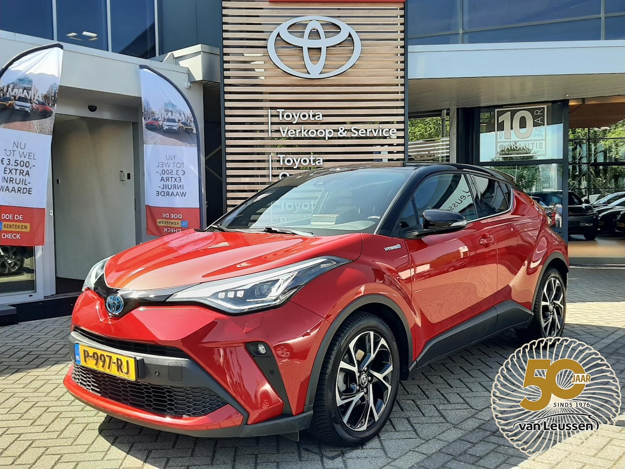 Toyota C-HR - 1.8 HYBRID BI-TONE CAMERA KEYLESS AD-CRUISE APPLE/ANDROID 18"LMV - AutoWereld.nl