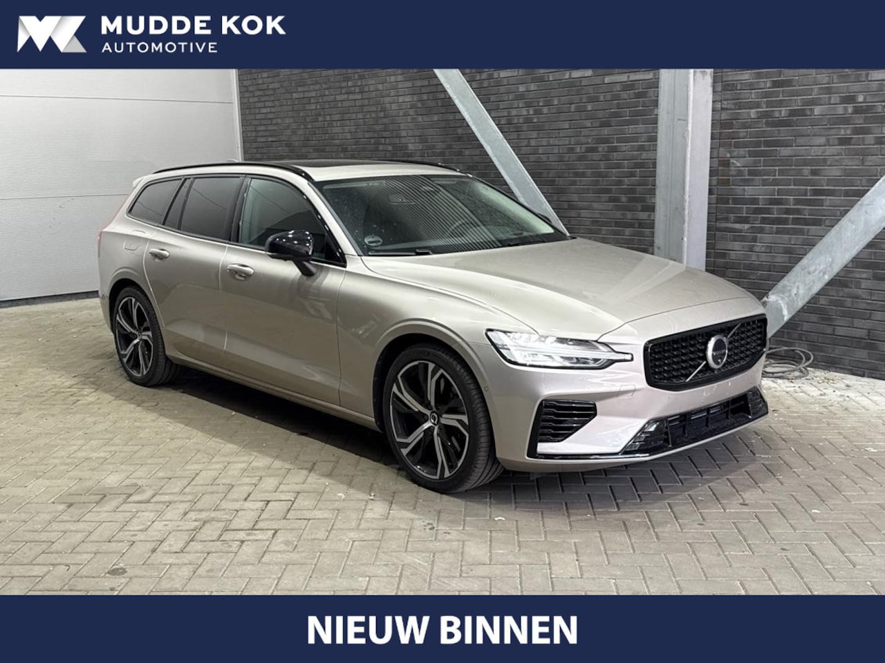 Volvo V60 - T6 Plug-in hybrid Plus Dark | ACC | Panoramadak | 360° Camera | Head-Up | Harman/Kardon | - AutoWereld.nl