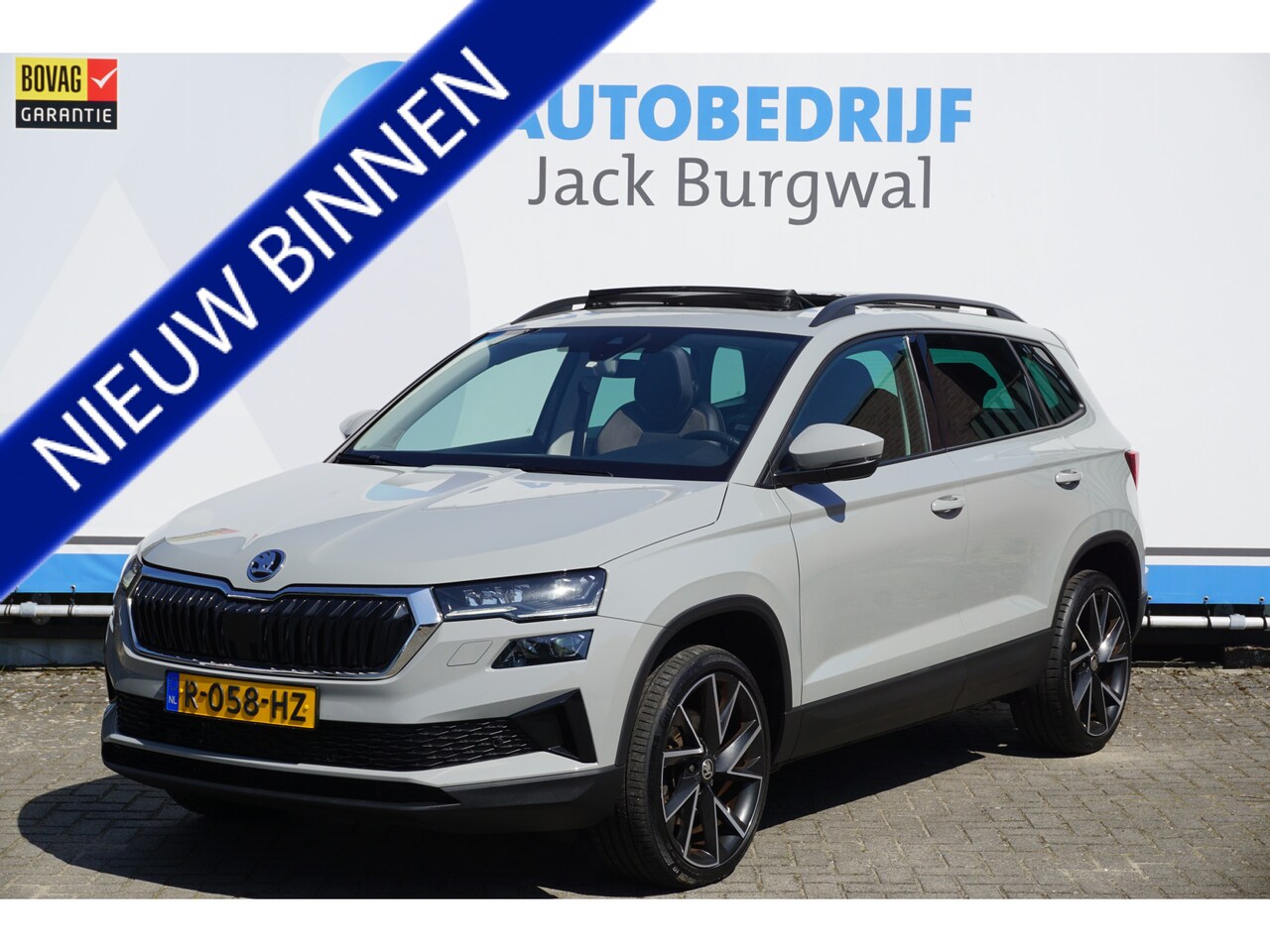 Skoda Karoq - 1.5 TSI ACT Business Edition Plus Camera | Pano | ACC *all in prijs* - AutoWereld.nl