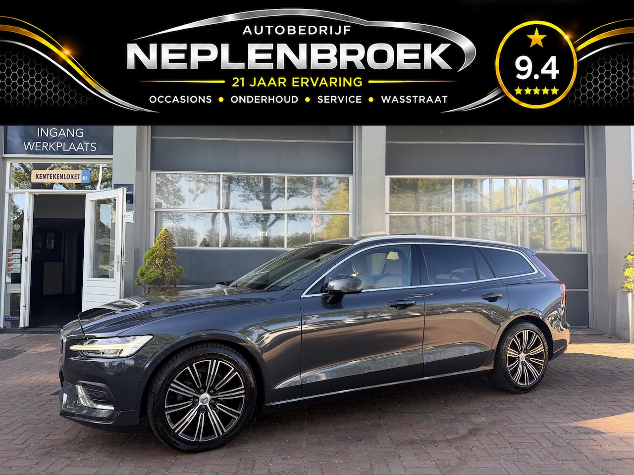Volvo V60 - 2.0 D4 Inscription Leer,Panodak,18Inch,Trekhaak,Navi,Cruise Bomvol en dealer onderhouden - AutoWereld.nl