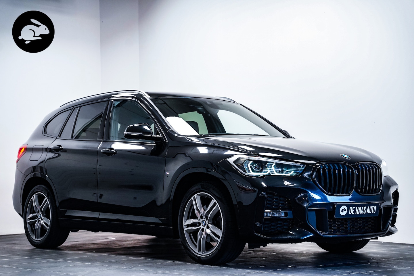 BMW X1 - sDrive18i High Executive M Sport|Trekhaak|Camera|Head up|Navi - AutoWereld.nl