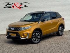 Suzuki Vitara - 1.5 Hybrid Style Trekhaak Panorama dak Camera Adaptieve cruise Keyless Clima
