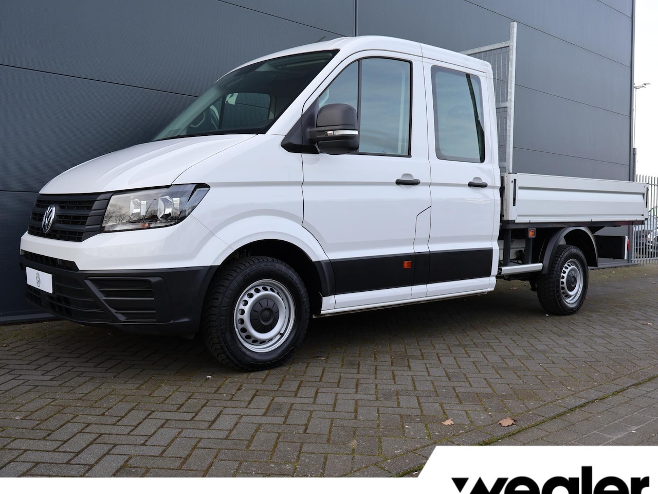 Volkswagen Crafter - Bedrijfswagens 35 2.0 TDI L3 DC Trendline | 140 PK | Navigatiesysteem | Cruise control | A - AutoWereld.nl