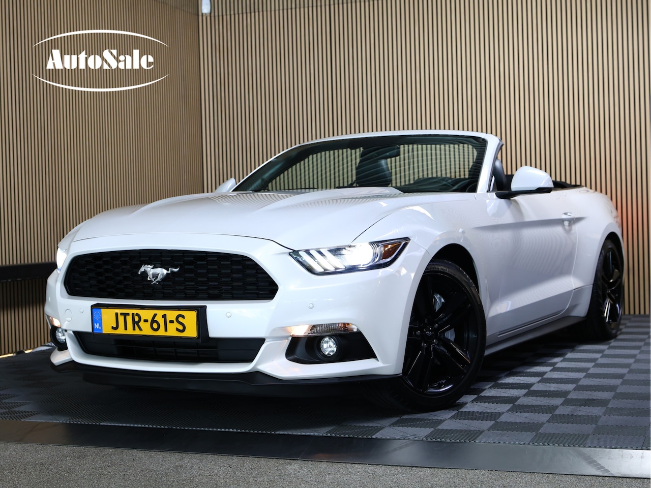 Ford Mustang Convertible - 2.3 EcoBoost AVM NAVI CLIMA CAMERA KEYLSS PDC CRUISE LEDER SUBWH "19 - AutoWereld.nl