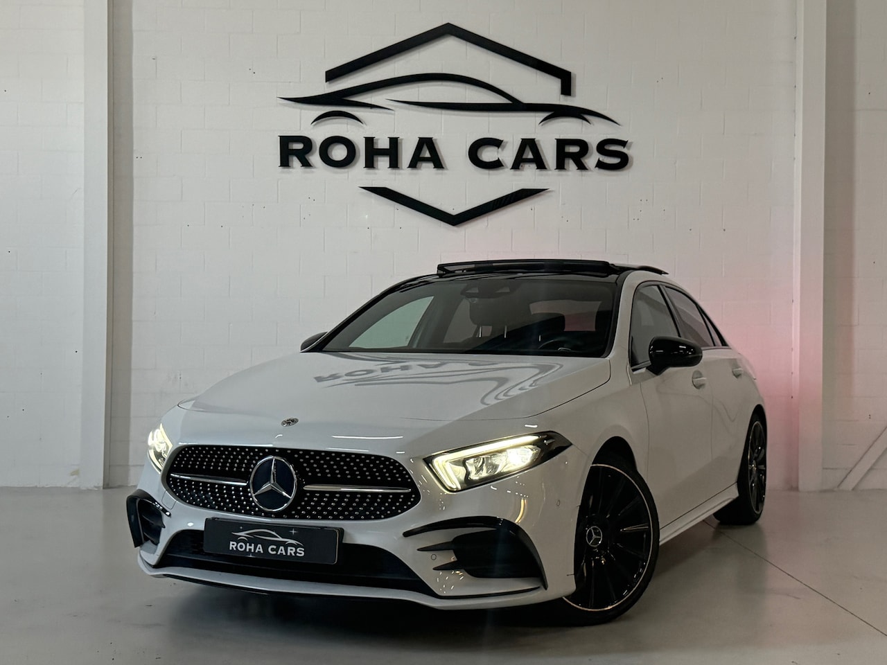 Mercedes-Benz A-klasse - 250 Premium Plus*Pano*Sfeer*Dodehoek*Camera* - AutoWereld.nl