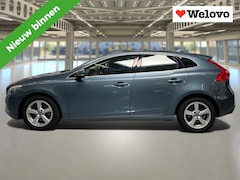 Volvo V40 - 1.6 T3 Momentum Leder, Navi+Camera, Bluetooth