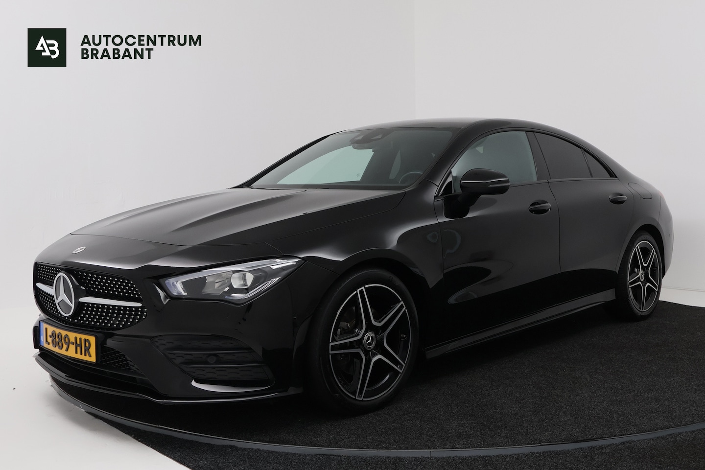 Mercedes-Benz CLA-Klasse - 180 Business Solution AMG (SFEERVERLICHTING, STOELVERWARMING, NAVIGATIE, CRUISE CONTROL, P - AutoWereld.nl