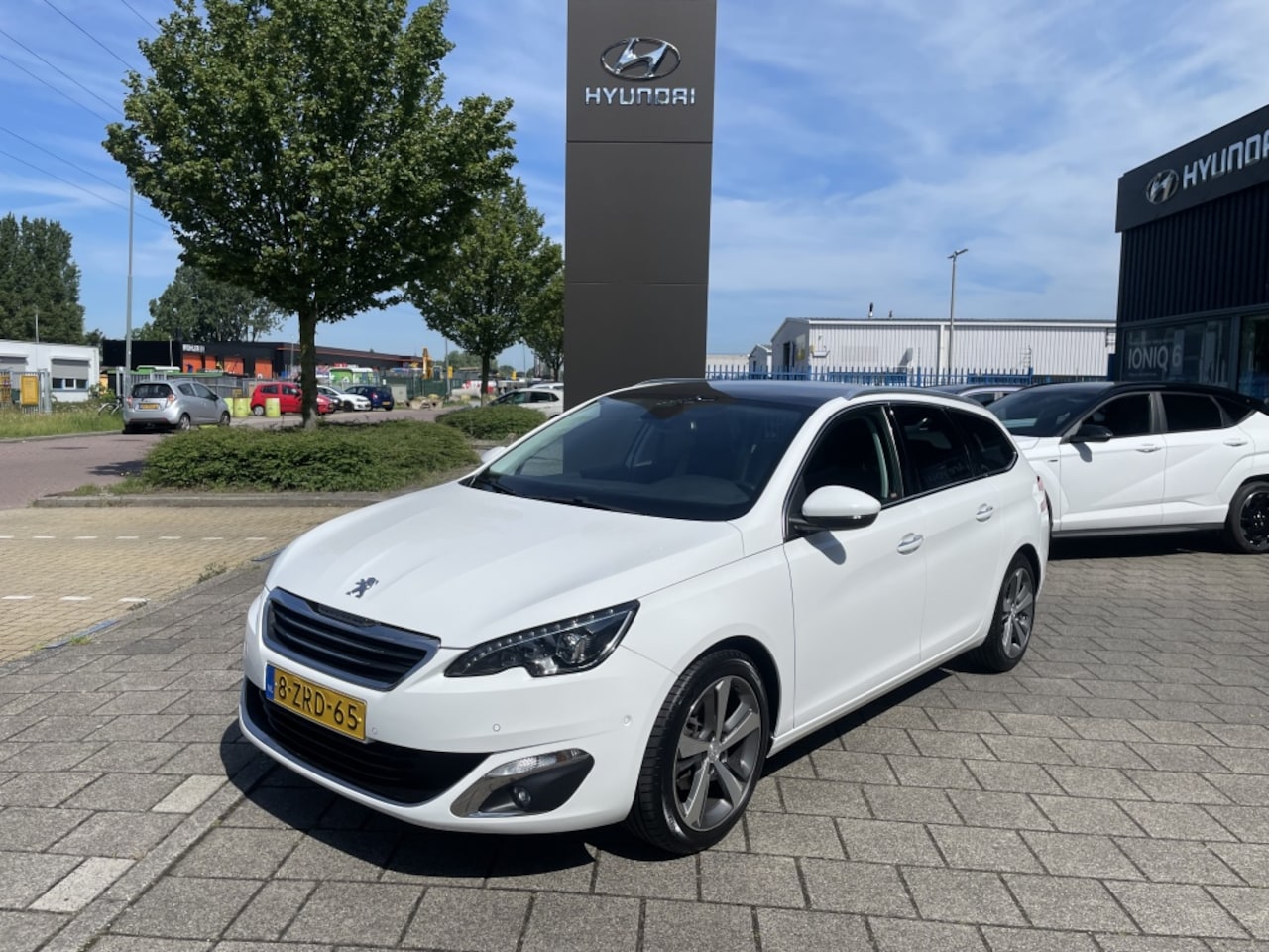 Peugeot 308 SW - 1.2 e-THP Première*RIJKLAARPRIJS* - AutoWereld.nl