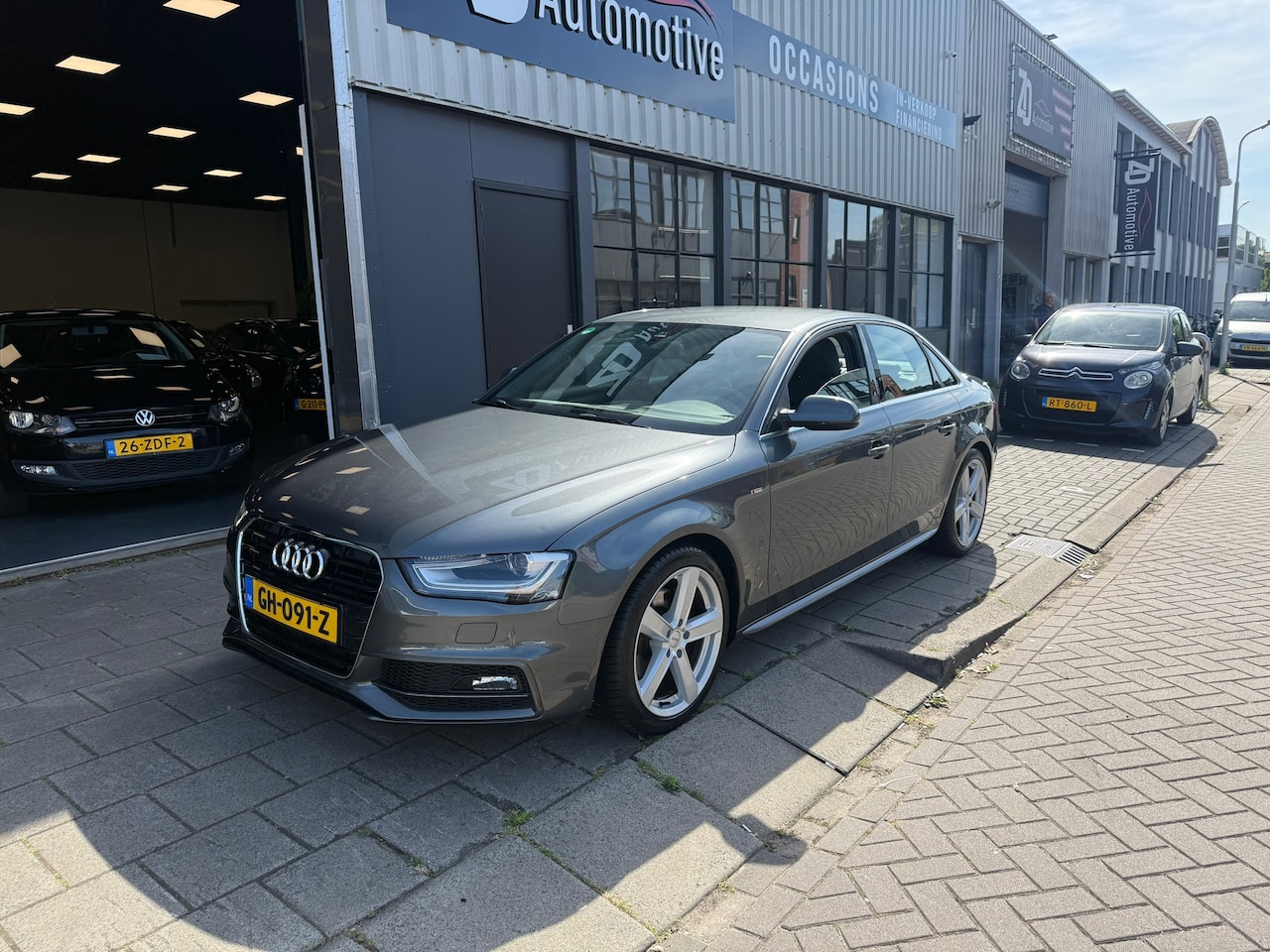 Audi A4 Limousine - 1.8 TFSI S Line Edition Automaat Navi Keyless - AutoWereld.nl