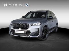 BMW X1 - xDrive23i | M Sportpakket | Travel Pack | Achteruitrijcamera | Panoramadak | Stoelverwarmi