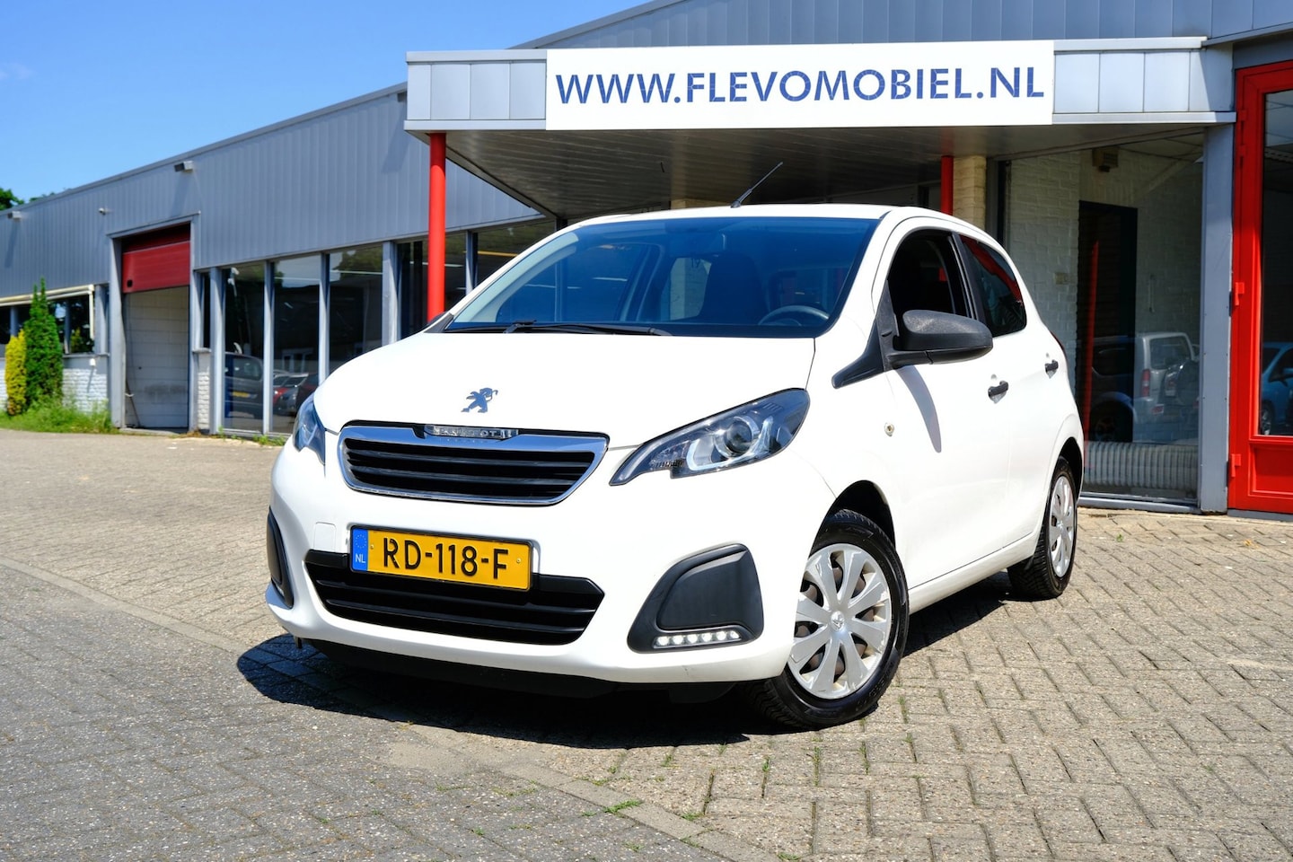 Peugeot 108 - 1.0 e-VTi Access 5-drs LED-Dagrij - AutoWereld.nl