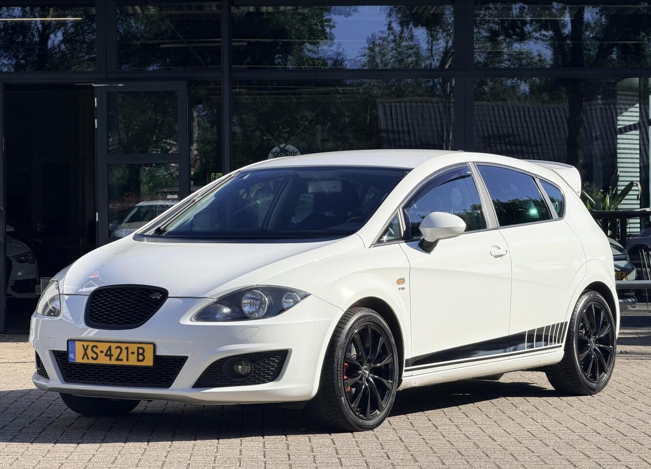 SEAT Leon - 1.8 TFSI Style | Airco | Stoelverwarming | Navigatie | Trekhaak | Sportief - AutoWereld.nl
