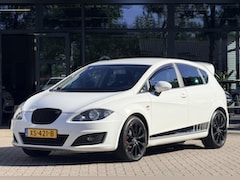 SEAT Leon - 1.8 TFSI Style | Airco | Stoelverwarming | Navigatie | Trekhaak | Sportief