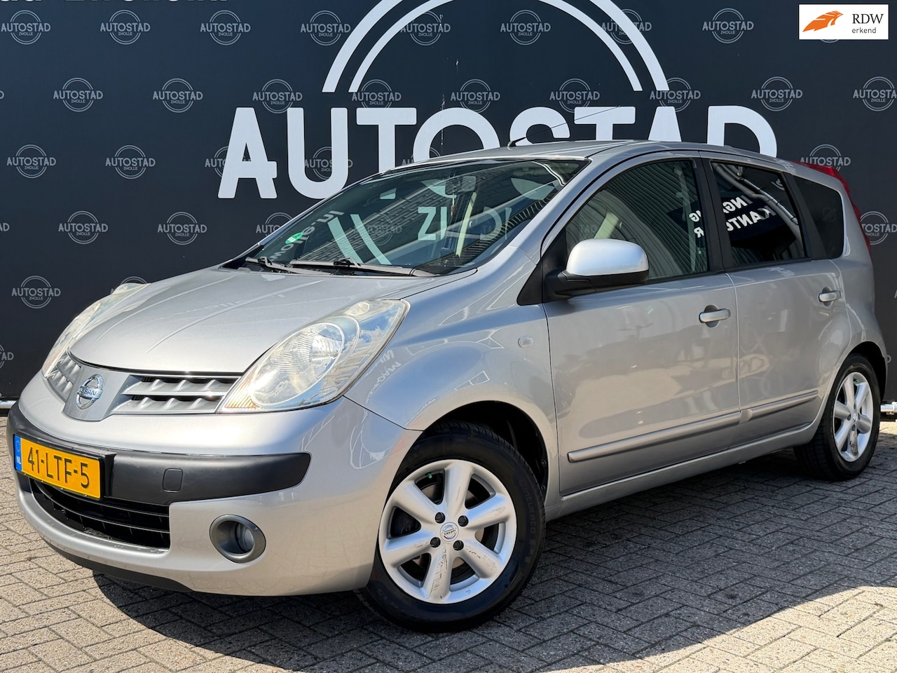 Nissan Note - 1.6 Visia Automaat / NAP / APK / Airco / Trekhaak - AutoWereld.nl
