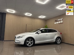 Volvo V40 - 2.0 T3 Nordic+ * Dealer onderhouden / Navigatie / LED / Stoelverwarming / NL Auto