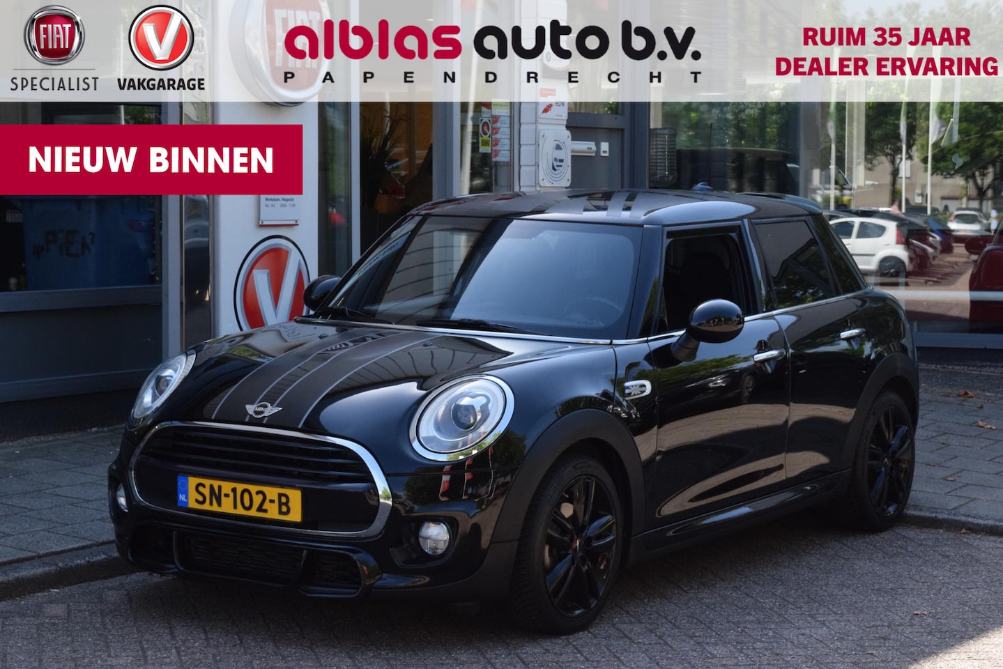 MINI 5-Deurs - 1.5 Cooper Chili Serious Business|JCW| - AutoWereld.nl