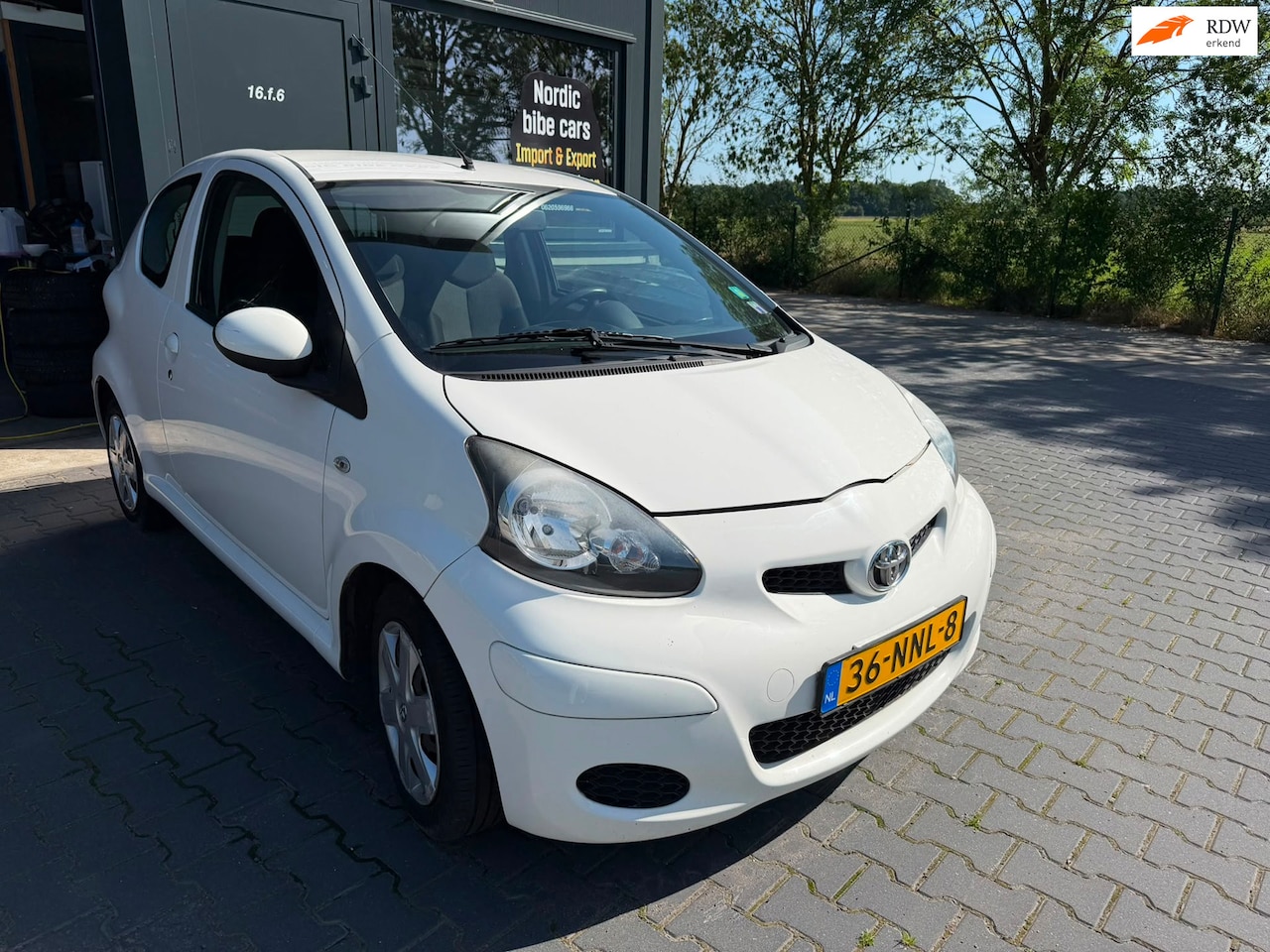 Toyota Aygo - 1.0-12V Comfort 1.0-12V Comfort - AutoWereld.nl