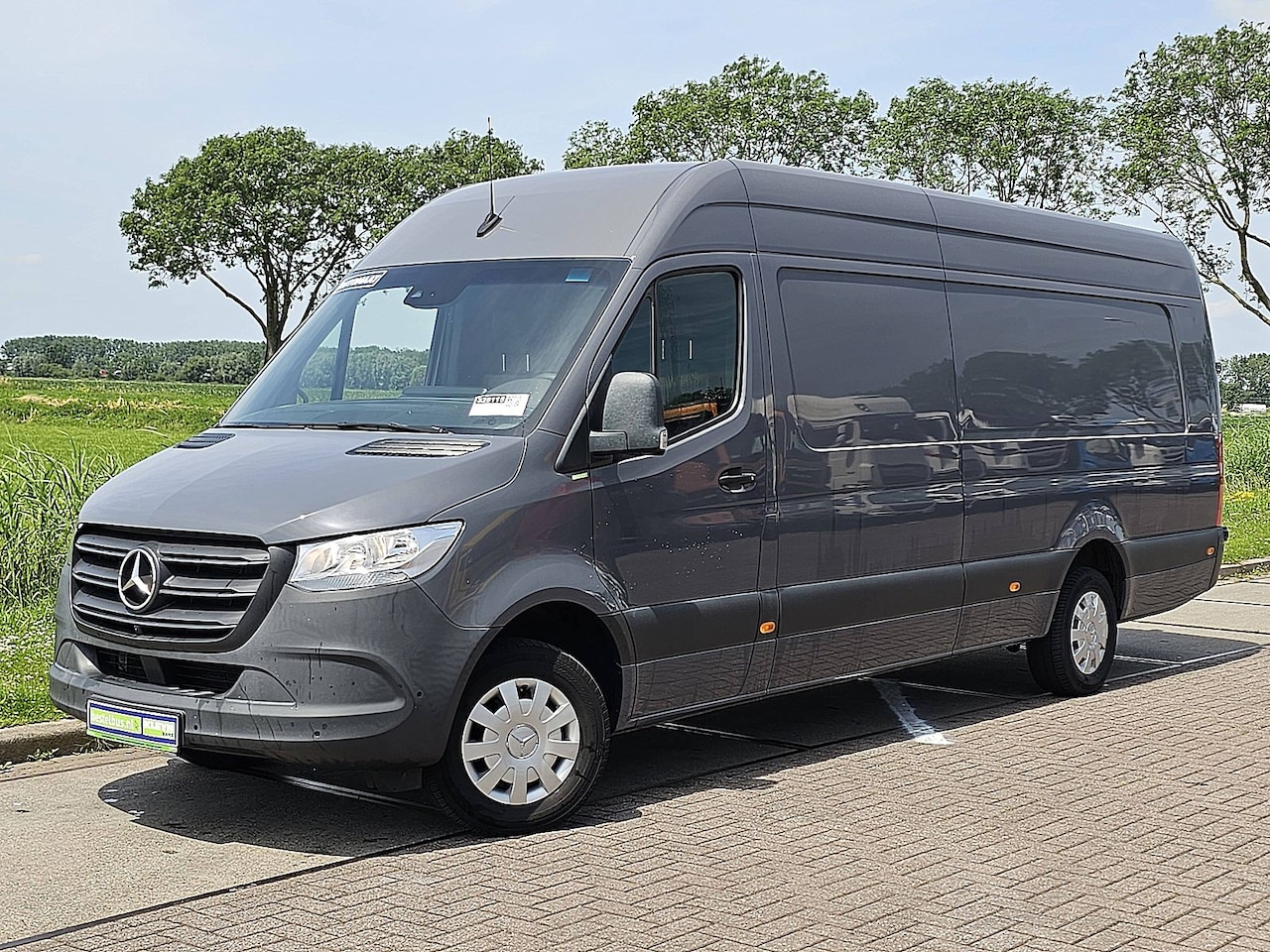 Mercedes-Benz Sprinter - 317 1.9 CDI L4H2 RWD L4H2 XXL Automaat PDC Mbux Navi Camera 3 Zits MF Stuur Cruise Control - AutoWereld.nl