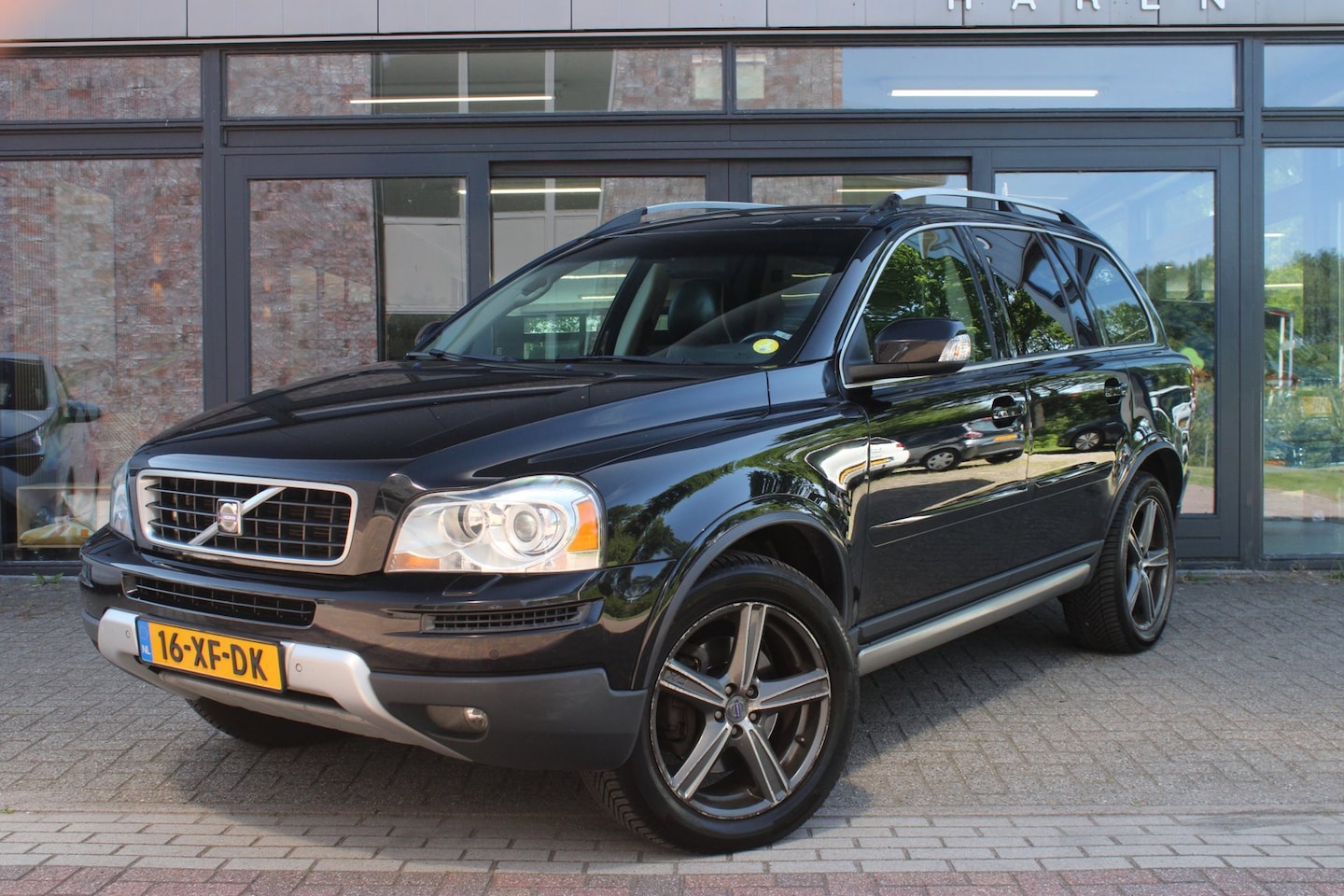 Volvo XC90 - 3.2 Sport | Schuifdak | 7p. | Stoelverwarming | Trekhaak 2250kg | Cruise-control | All-Sea - AutoWereld.nl
