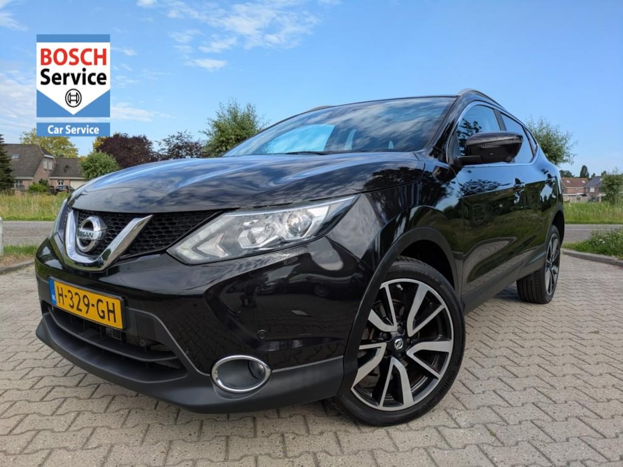 Nissan Qashqai - 1.2 TEKNA I  Automaat I Panorama I Carplay I 360 Camera I Stoelverw. I Climate I Half leer - AutoWereld.nl