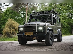 Land Rover Defender - Rough, stoer, adventure ready, BTW