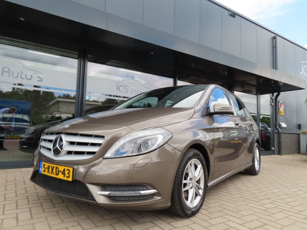 Mercedes-Benz B-klasse - 180 Ambition Aut. Ecc Navi Trekhaak 2x Pdc 2013 - AutoWereld.nl