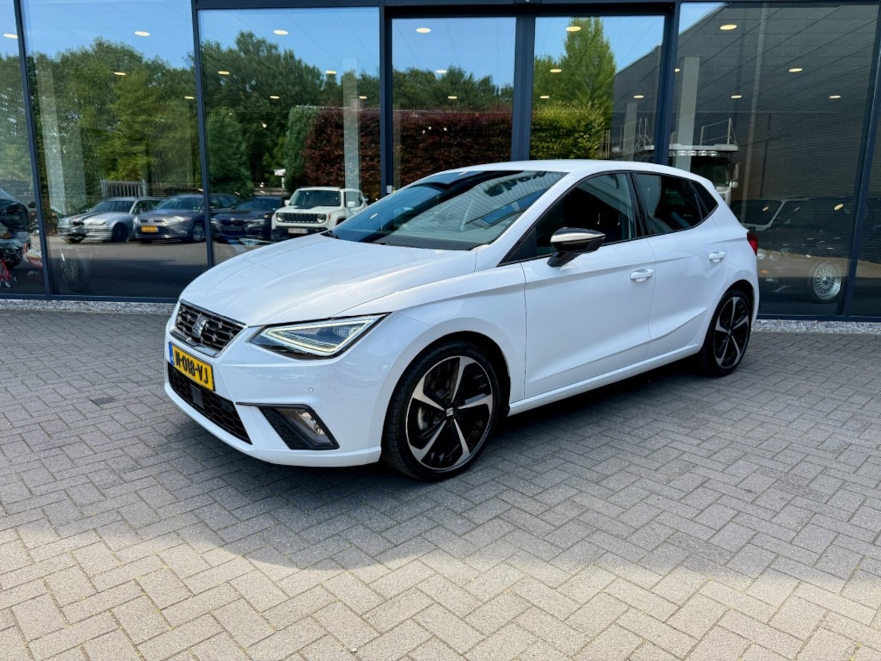 SEAT Ibiza - 1.0TSI FR+ Facelift,Half Leer,LED,Camera,Clima,Stoelverw,Adapt Cruise,Lane Ass,Carplay - AutoWereld.nl