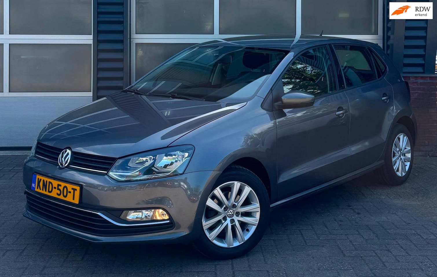 Volkswagen Polo - 1.2 TSI BlueMotion Comfortline |86350km| Cruise Control | APK 30-06-2027 | Airco - AutoWereld.nl