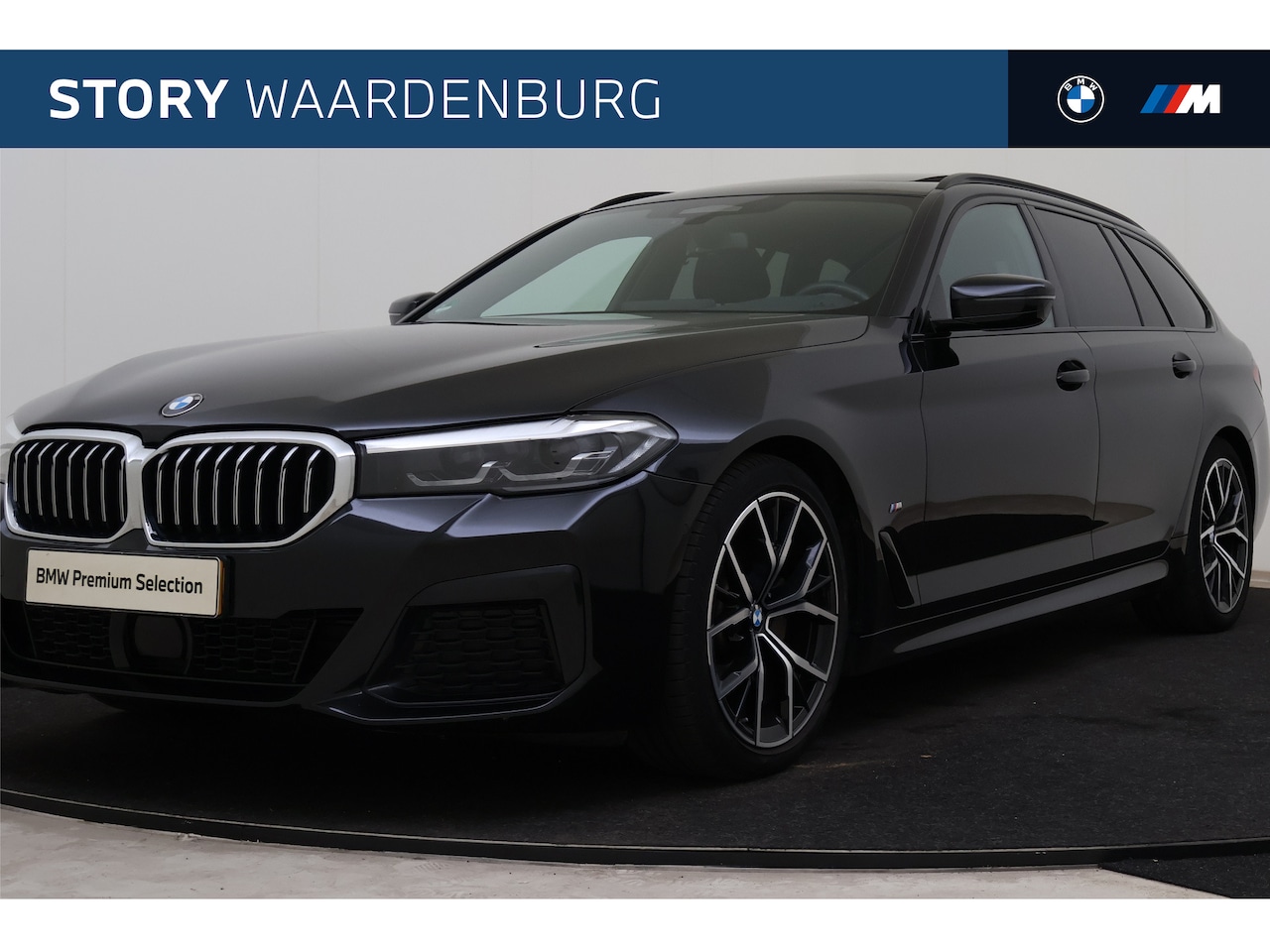 BMW 5-serie Touring - 520d M Sport Automaat / Panoramadak / Sportstoelen / Achteruitrijcamera / Active Cruise Co - AutoWereld.nl