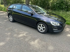 Volvo V60 - 2.0 D4 Kinetic Business