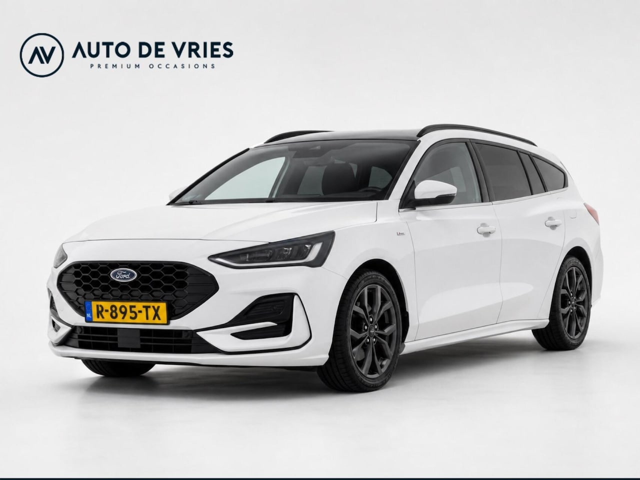 Ford Focus Wagon - 1.0 EcoBoost Hybrid 125pk ST Line | Panoramadak | Groot scherm navigatie | Winterpakket - AutoWereld.nl