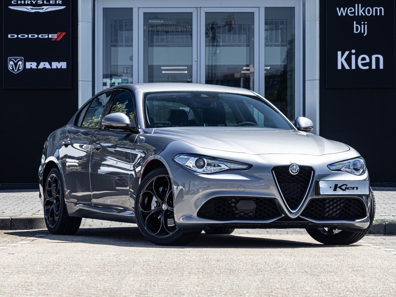 Alfa Romeo Giulia - 2.0 T AWD Veloce 280 pk | Originele All Wheel Drive | 19 inch | Veloce Stoelen | Navigatie - AutoWereld.nl