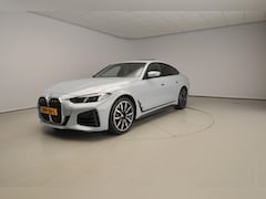 BMW 4-serie Gran Coupé - 420i | M-Sportpakket | LED | Navigatie | Sportstoelen | Schuifdak | Stoelverwarming | DAB