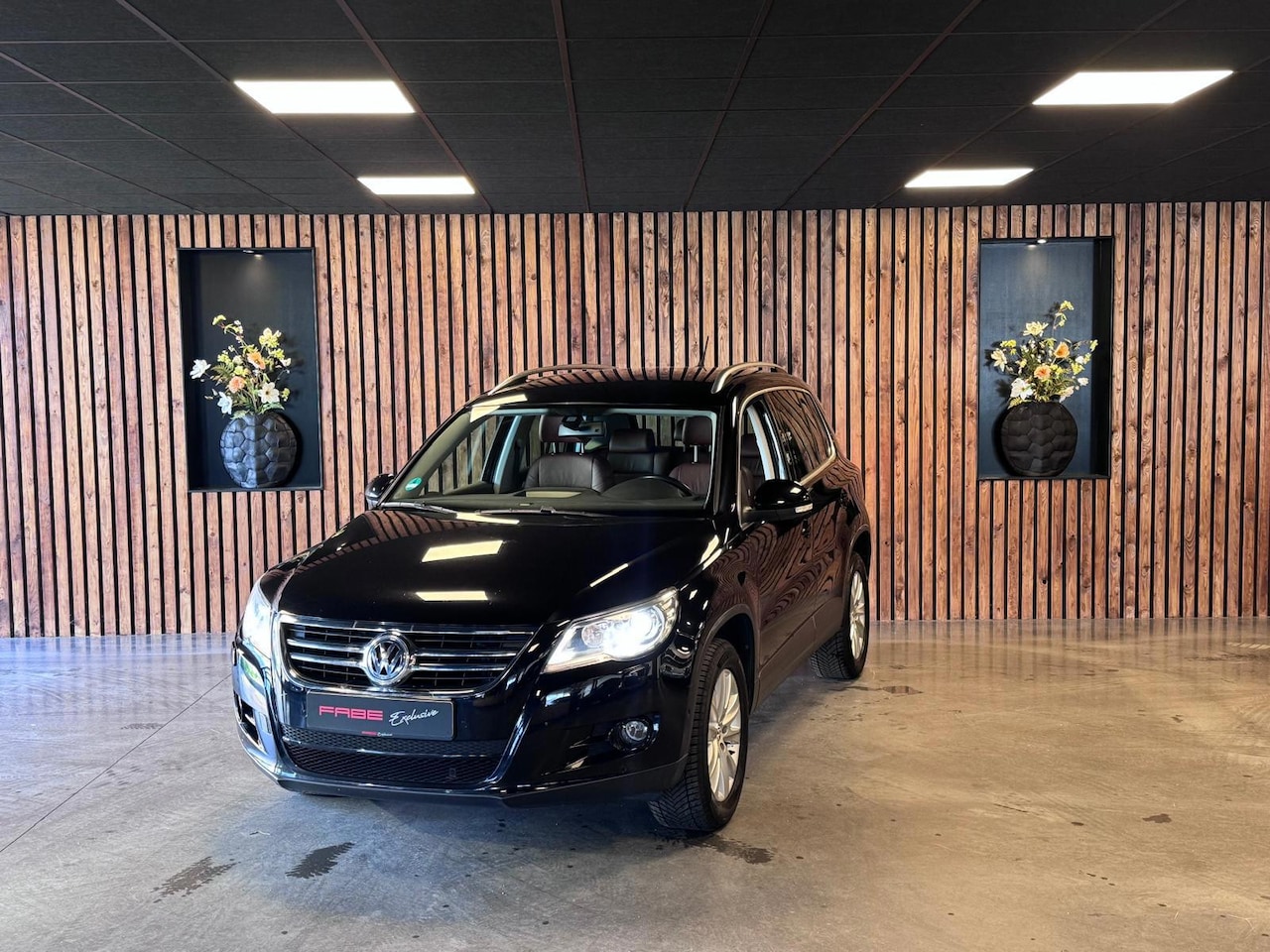 Volkswagen Tiguan - 2.0 TSI Sport&Style 4Motion / Camera / Leder / Stoelverwarming / Dynaudio / Elektrische st - AutoWereld.nl