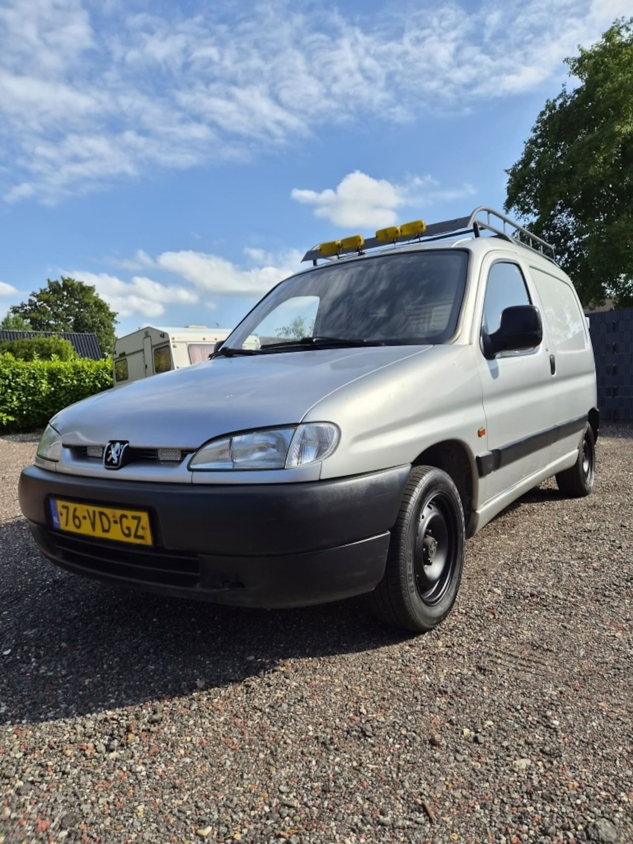 Peugeot Partner - 1.4 Benzine Apk 18-06-2027 - AutoWereld.nl