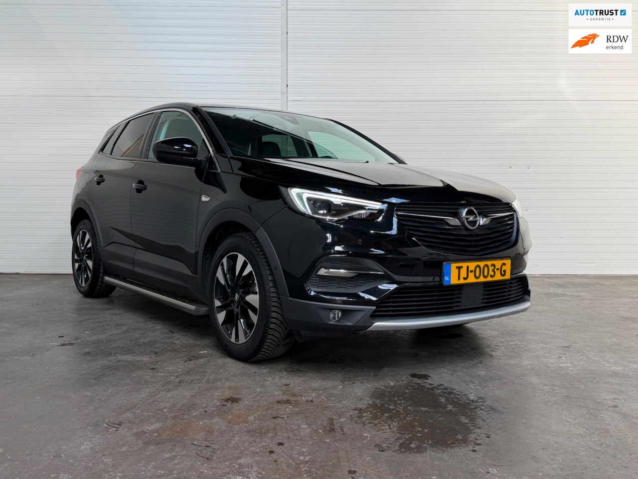 Opel Grandland X - 1.2 Turbo Innovation Apple CarPlay / Leer/ Geventileerde stoelen / Trekhaak / Keyless - AutoWereld.nl