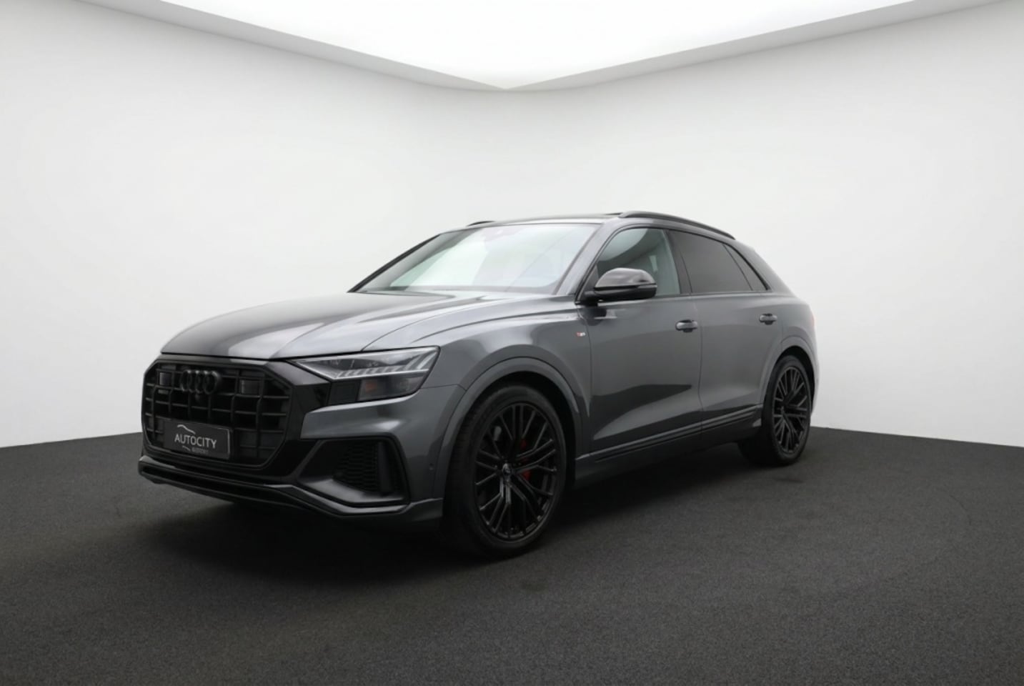 Audi Q8 - 60 TFSI e quattro Luchtvering l RS Seats l Pano l Trekhaak l HUD - AutoWereld.nl