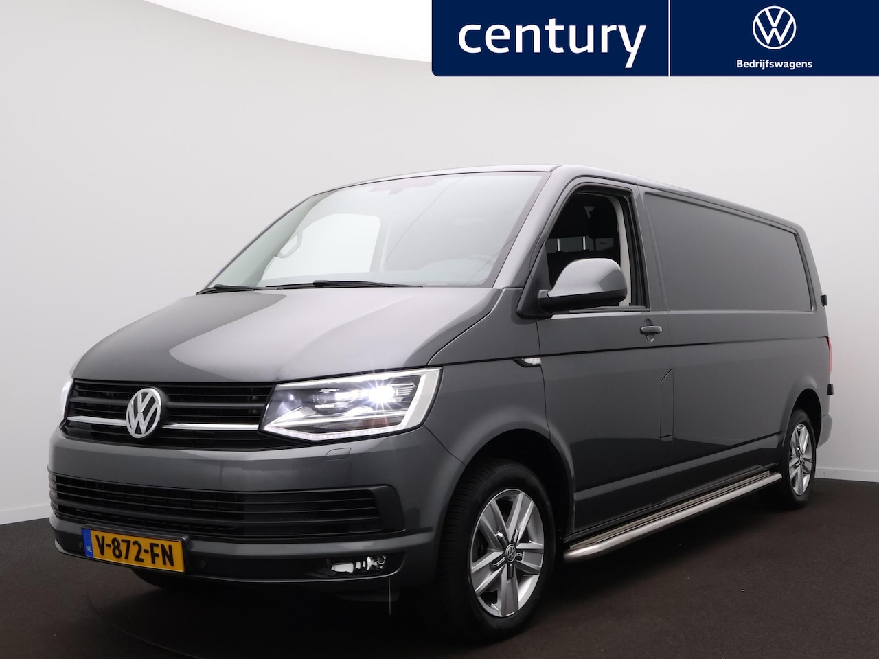Volkswagen Transporter - 2.0 TDI L2H1 Highline Automaat - LED - Bijrijdersbank - Laadruimte betimmering - Navigatie - AutoWereld.nl