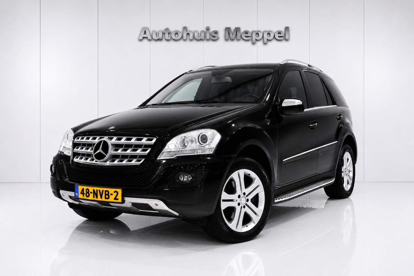 Mercedes-Benz ML-klasse - 350 4matic Luchvering*Trekhaak*Sportpakket*Xenon*S/KDak*lederen-interieur - AutoWereld.nl