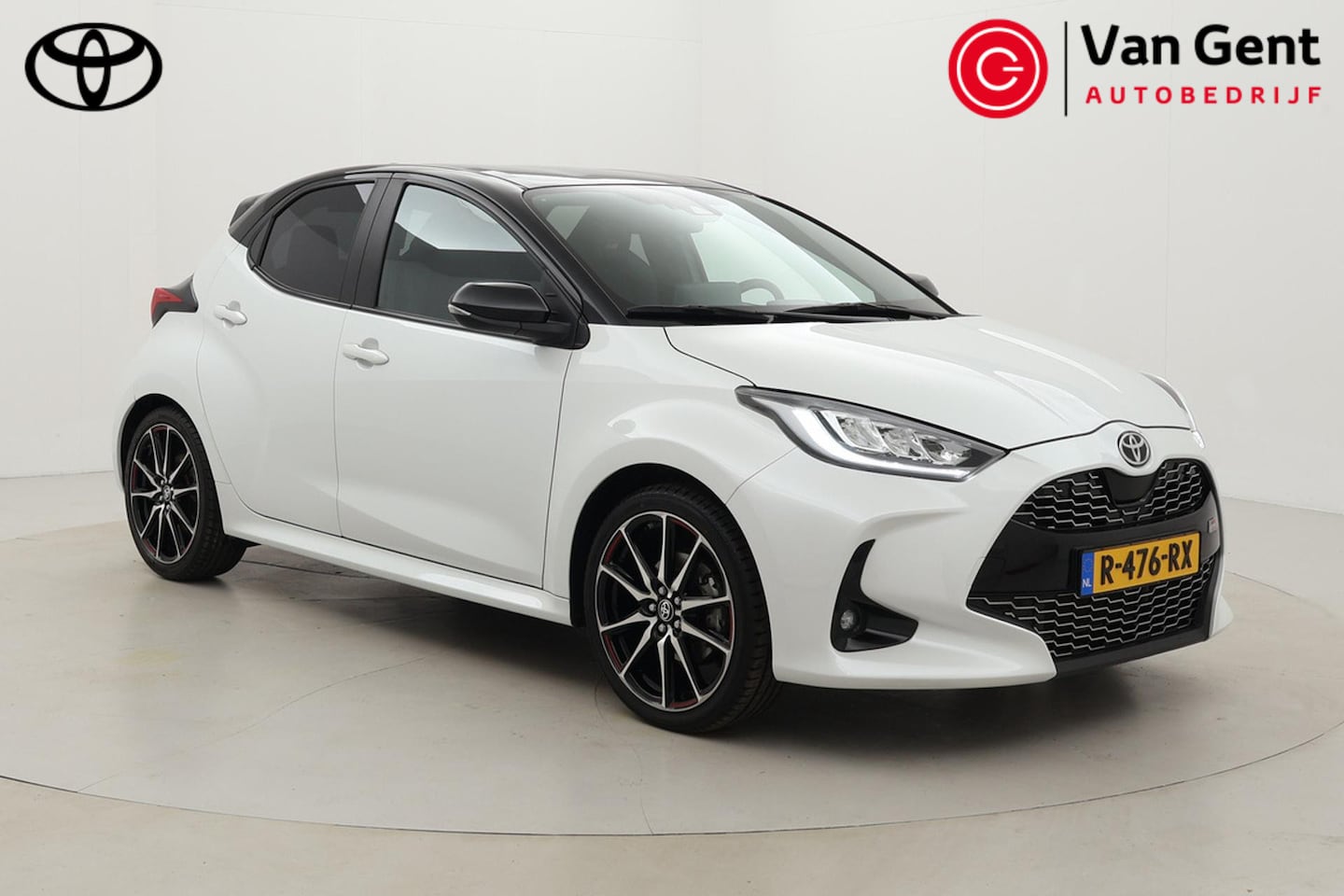 Toyota Yaris - 1.5 Hybrid GR Sport | Stoelverwarming | 18 inch | Apple Carplay / Android Auto | Adaptive - AutoWereld.nl