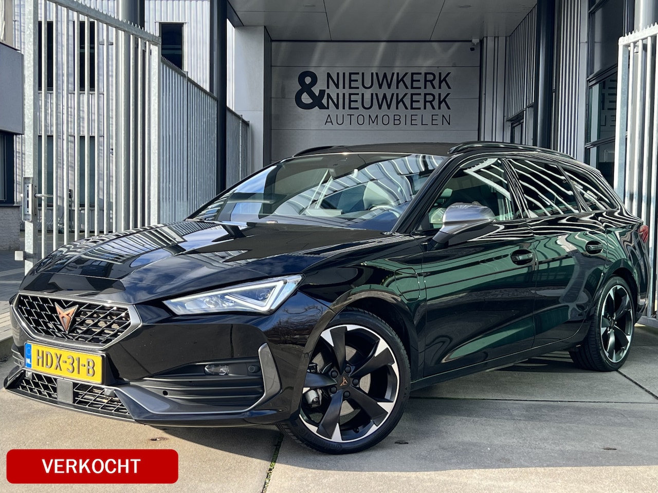 CUPRA Leon Sportstourer - 1.4 e-Hybrid Business | AUTOMAAT | CARPLAY/ANDROID | CAMERA | NAVI | ADAPTIVE CRUISE CONTR - AutoWereld.nl
