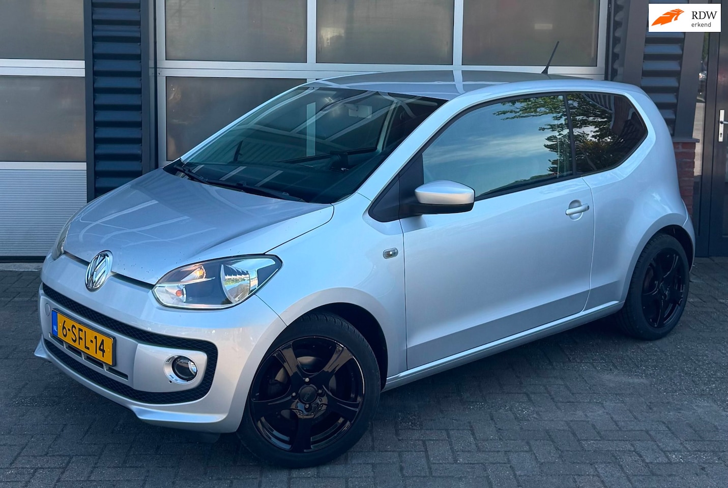 Volkswagen Up! - 1.0 BlueMotion | Airco | Bluetooth | APK t/m 30-05-2027| Onderhoudshistorie | - AutoWereld.nl