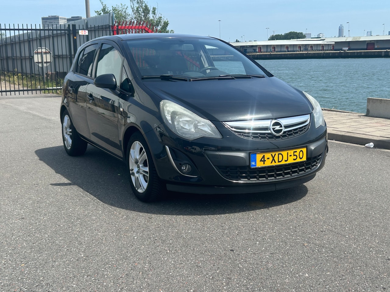 Opel Corsa - 1.4-16V BlitZ NAVI ECC PDC  LEDER - AutoWereld.nl